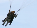Whiler fait du parapente