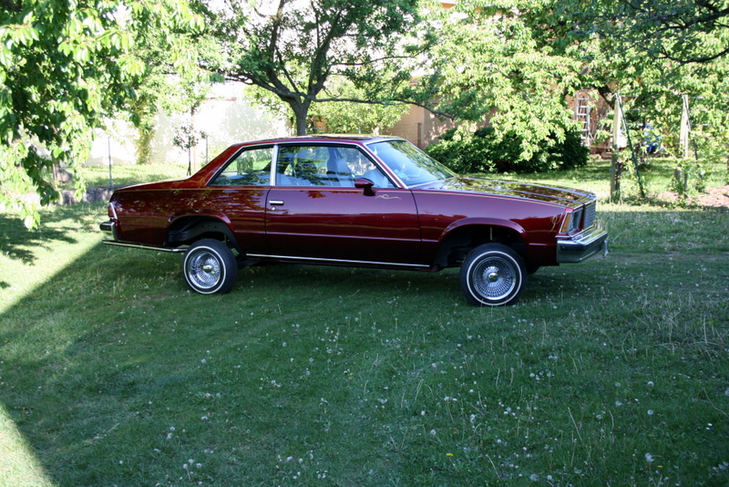 2009-05-07_17-56-33_le_chevy_malibu_78_305ci_de_crunk_six.jpg