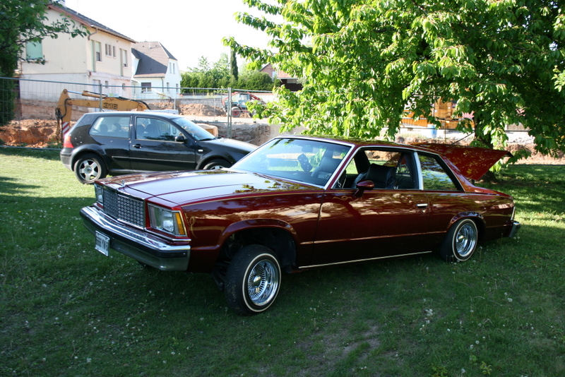 2009-05-07_17-58-26_le_chevy_malibu_78_305ci_de_crunk_six.jpg