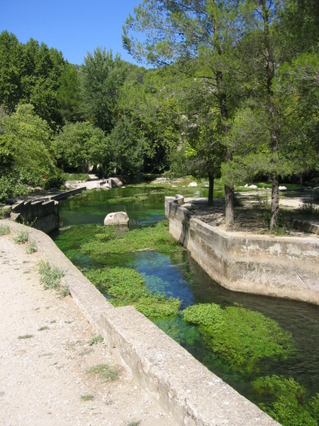 fontaine-de-vaucluse29.jpg