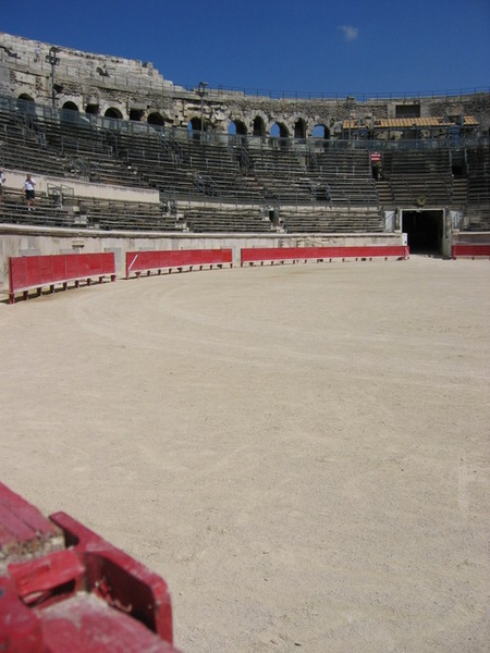 nimes30.jpg