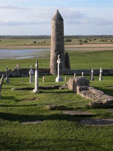 irl-2004-05-17-19-37-50-clonmacnoise.jpg