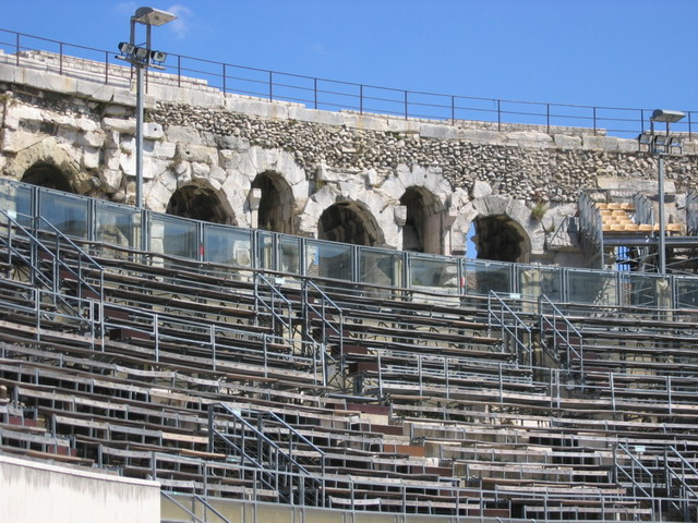 nimes22.jpg